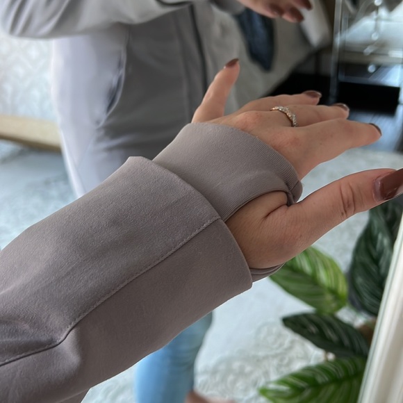 Lululemon | Jacket - Picture 5 of 8